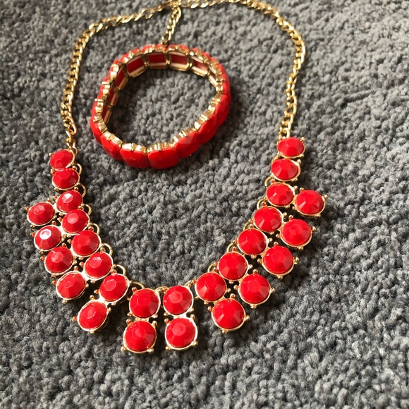 Assorted Chunky Statement Fashion Necklaces - Picture 4 of 8